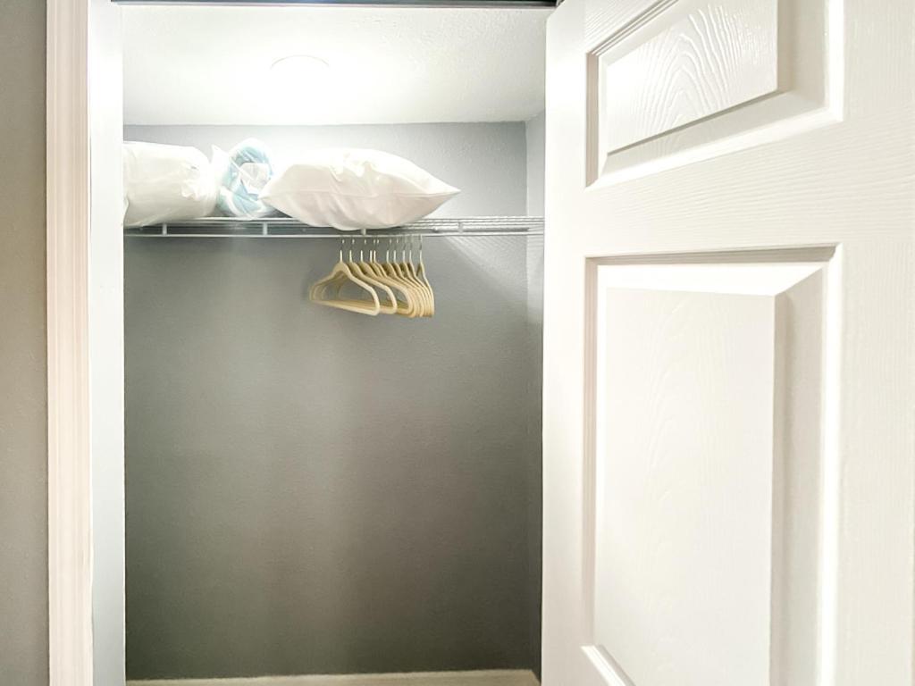 Sarasota Modern, Spacious, Comfy, Queen Beds, Backyard Rental المظهر الخارجي الصورة