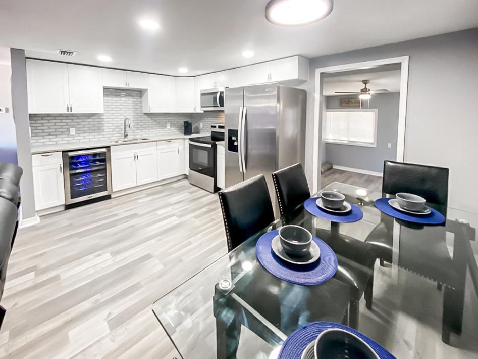 Sarasota Modern, Spacious, Comfy, Queen Beds, Backyard Rental المظهر الخارجي الصورة